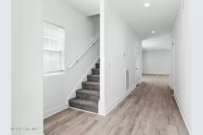 305 W Cypress Street, Elizabeth City, NC 27909 - Photo 8