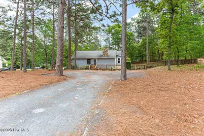 420 E Hedgelawn Way, Southern Pines, NC 28387 - Photo 38