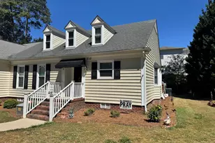 210 Hawthorne Ln W, Wilson, NC 27893 - Photo 2