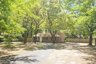 301 Stuart Ave, Southport, NC 28461 - Photo 16