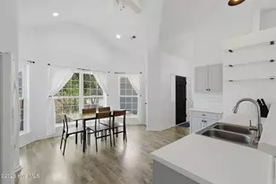619 E Telfair Cir, Wilmington, NC 28412 - Photo 10