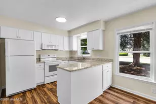 106 W Victoria Ct, Greenville, NC 27834 - Photo 4