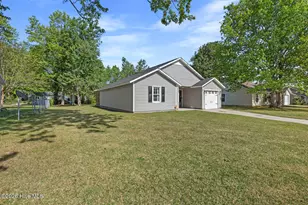 411 Hunting Green Dr, Jacksonville, NC 28546 - Photo 2