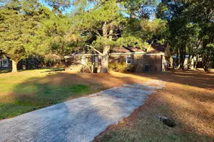 557 Circle Dr, Greenville, NC 27858 - Photo 1