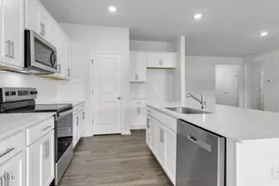 3101 Platinum Cir, West End, NC 27376 - Photo 4