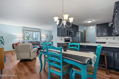 513 Hamlet Avenue, Carolina Beach, NC 28428 - Photo 16