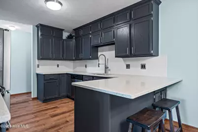 513 Hamlet Avenue, Carolina Beach, NC 28428 - Photo 18