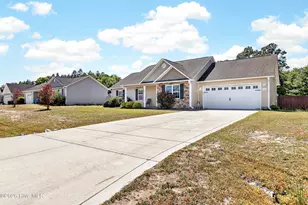 142 Rosemary Ave, Hubert, NC 28539 - Photo 2