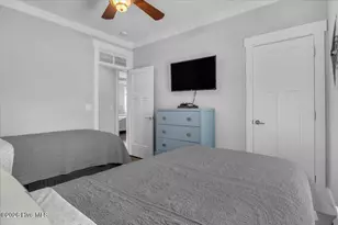 804 E Oak Island Dr, Oak Island, NC 28465 - Photo 22