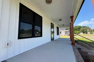 133 Hillside St, Clarkton, NC 28433 - Photo 4