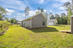 609 N Timberly Ln, Burgaw, NC 28425 - Photo 28