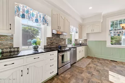 301 E Stanley Street, Four Oaks, NC 27524 - Photo 8