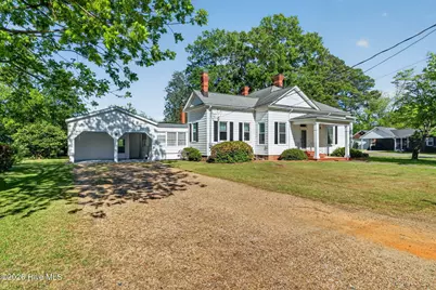 301 E Stanley Street, Four Oaks, NC 27524 - Photo 2