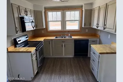 905 N C Street, Bridgeton, NC 28519 - Photo 2