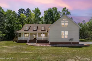 905 Charleston Pl, Sneads Ferry, NC 28460 - Photo 1