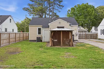 1119 W Colonial Avenue, Elizabeth City, NC 27909 - Photo 22