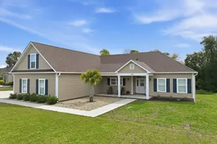109 Fawn Creek Ct, Cedar Point, NC 28584 - Photo 2