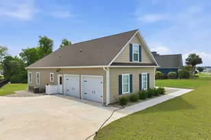 109 Fawn Creek Ct, Cedar Point, NC 28584 - Photo 4
