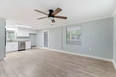 103 SE 76th Street, Oak Island, NC 28465 - Photo 6