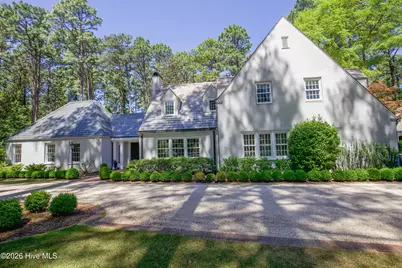 130 N Highland Road, Southern Pines, NC 28387 - Photo 2