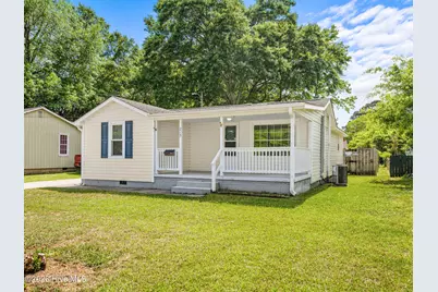 215 Richlands Avenue, Jacksonville, NC 28540 - Photo 2
