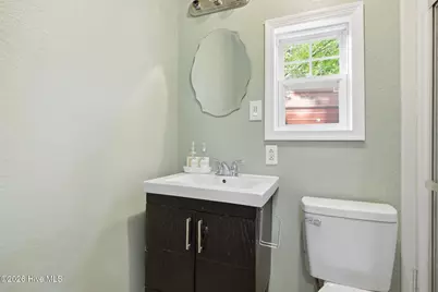 306 Bank Street, Elizabeth City, NC 27909 - Photo 16