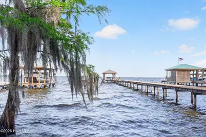 2910 Canal Cove Road, Lake Waccamaw, NC 28450 - Photo 18