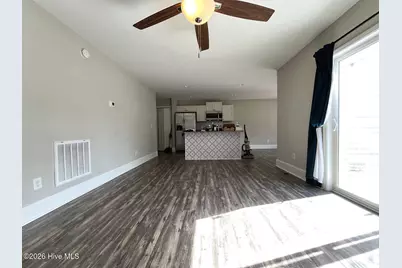 203 S Pine Street, Aberdeen, NC 28315 - Photo 2