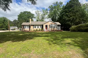 310 S Howard Cir, Tarboro, NC 27886 - Photo 2