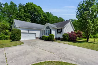 107 Sandpiper Court, New Bern, NC 28562 - Photo 1