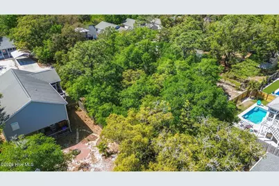 48 NE 1st Street, Oak Island, NC 28465 - Photo 6