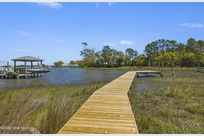 106 Elizabeth Way Court, Swansboro, NC 28584 - Photo 4