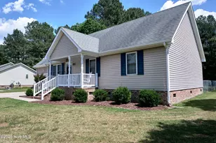 402 Betty Dr, Elizabeth City, NC 27909 - Photo 2