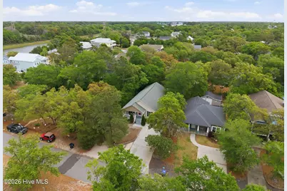 168 NE 3rd Street, Oak Island, NC 28465 - Photo 4