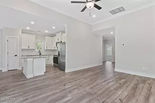 210 S Umbrella Palm Dr, Hampstead, NC 28443 - Photo 6