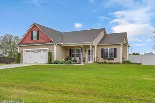 121 Buckhaven Dr, Richlands, NC 28574 - Photo 2