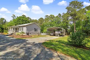 503 Groves Point Dr, Hampstead, NC 28443 - Photo 2