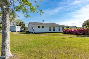 187 Mullens Dr, Harkers Island, NC 28531 - Photo 4
