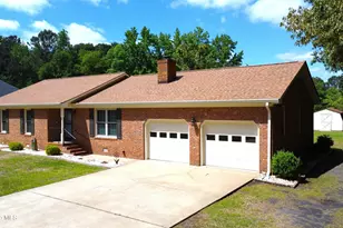 203 N Cottonwood Dr, Goldsboro, NC 27530 - Photo 2