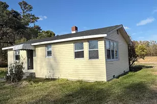 2217 Harvey Point Rd, Hertford, NC 27944 - Photo 2