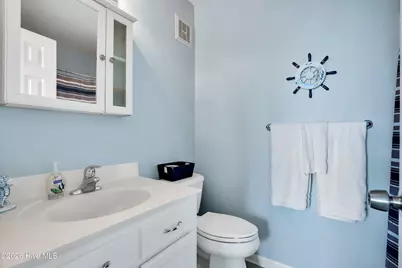 1013 Carolina Beach Avenue N #3d, Carolina Beach, NC 28428 - Photo 16