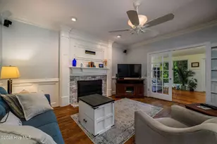 906 Leeward Dr, Trent Woods, NC 28562 - Photo 2
