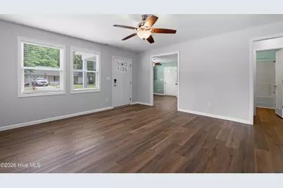 629 Walnut Drive, Jacksonville, NC 28540 - Photo 6