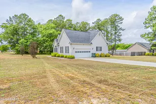 104 Trestle St, Hamlet, NC 28345 - Photo 6