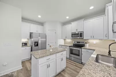 10113 Belville Oaks Lane, Leland, NC 28451 - Photo 8
