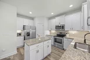10113 Belville Oaks Ln, Leland, NC 28451 - Photo 8