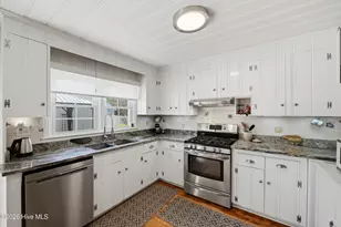 102 S Fodale Ave, Southport, NC 28461 - Photo 14