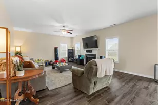 202 Maidstone Dr, Richlands, NC 28574 - Photo 8