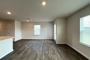 201 Maddox Dr, Aberdeen, NC 28315 - Photo 8