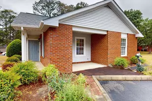 1203 Wilshire Cir, Aberdeen, NC 28315 - Photo 2